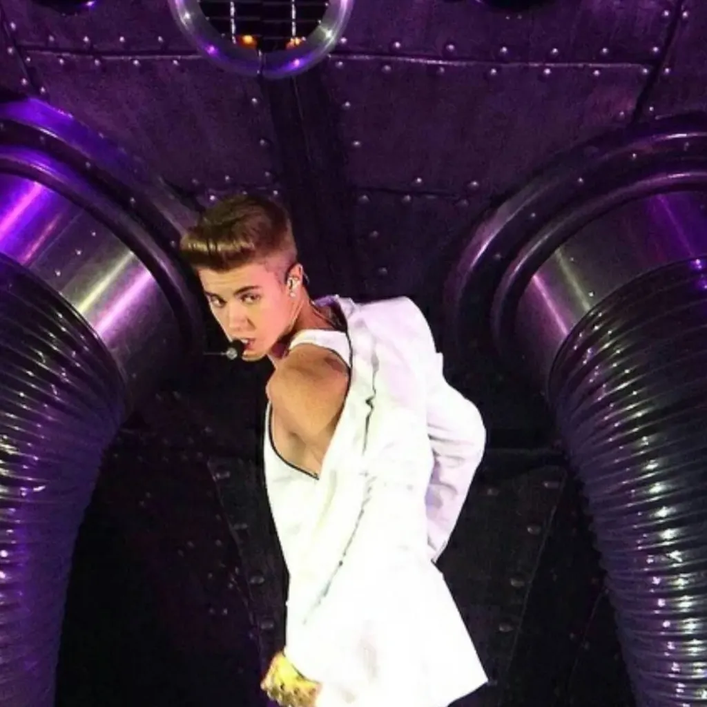 chat with ai character: Justin Bieber 