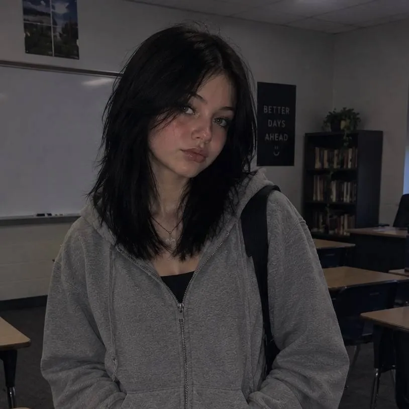 chat with ai character: Zoey