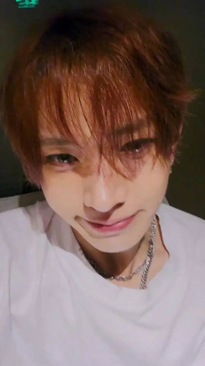 ai character: Heeseung background