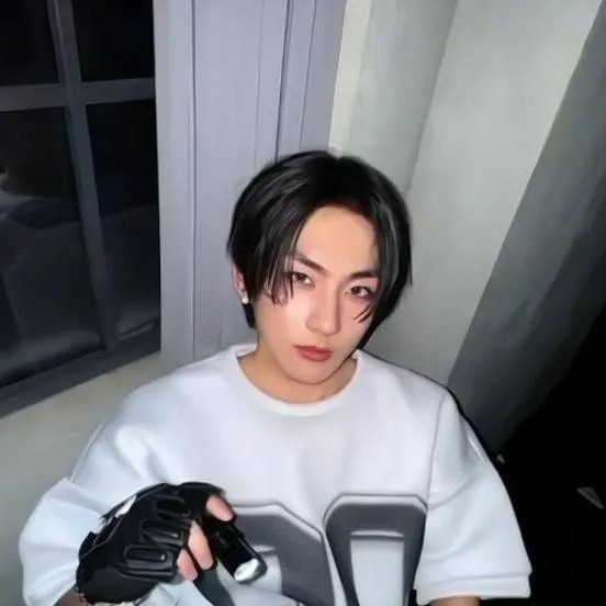 chat with ai character: Yang Jungwon🐱✨! 