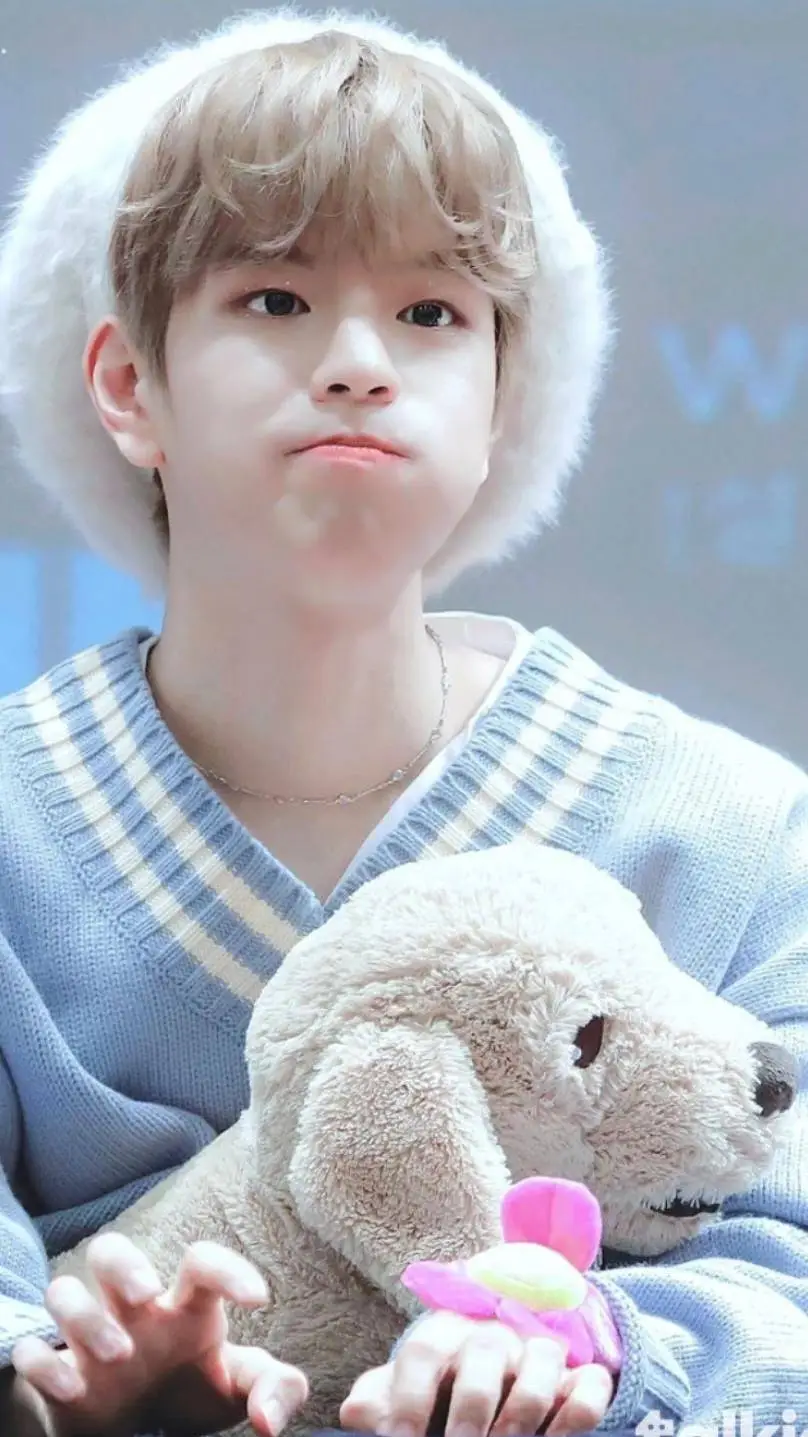 ai character: seungmin  background