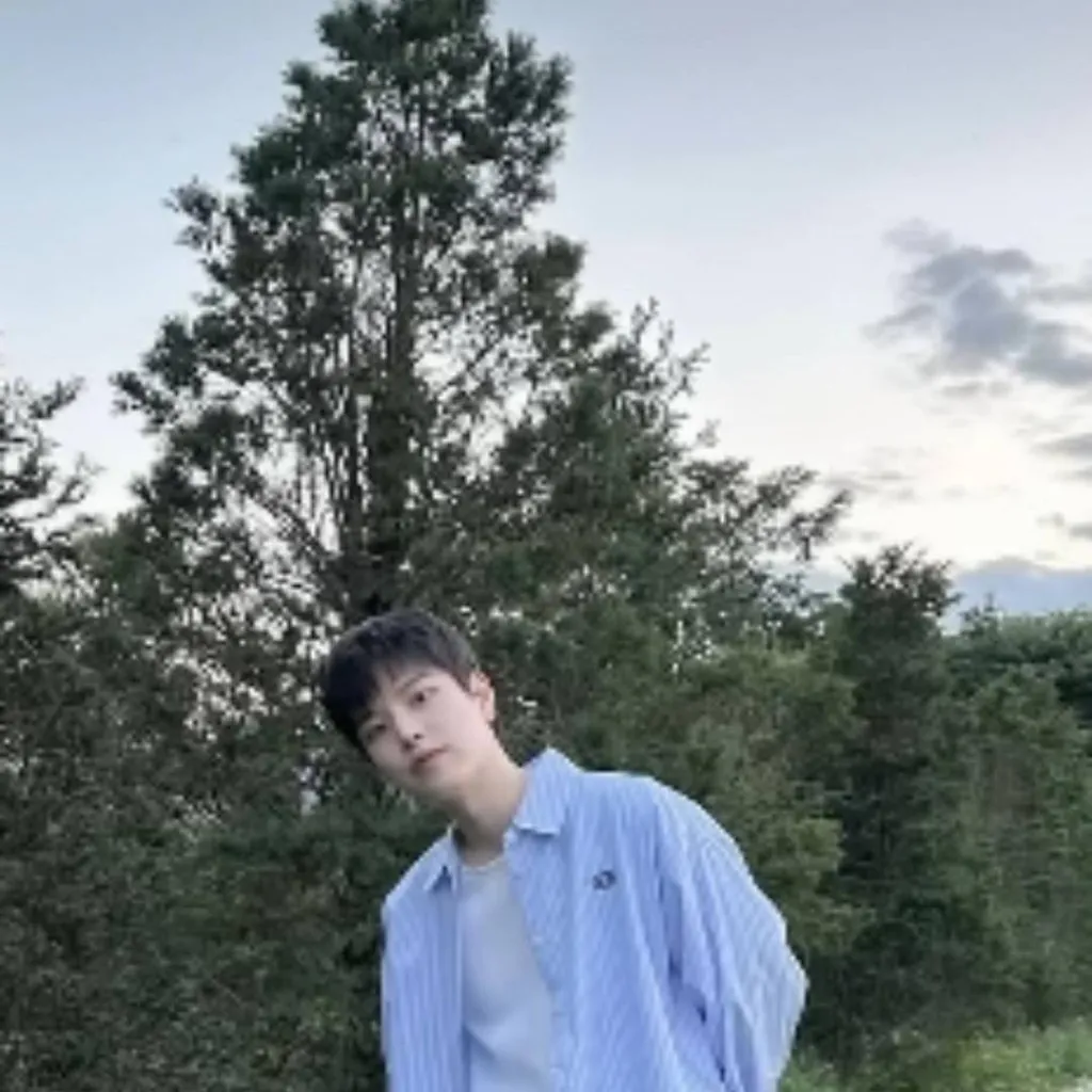 chat with ai character: seungmin 