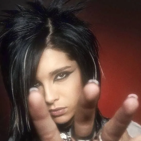 chat with ai character: 丰 BILL KAULITZ 丰