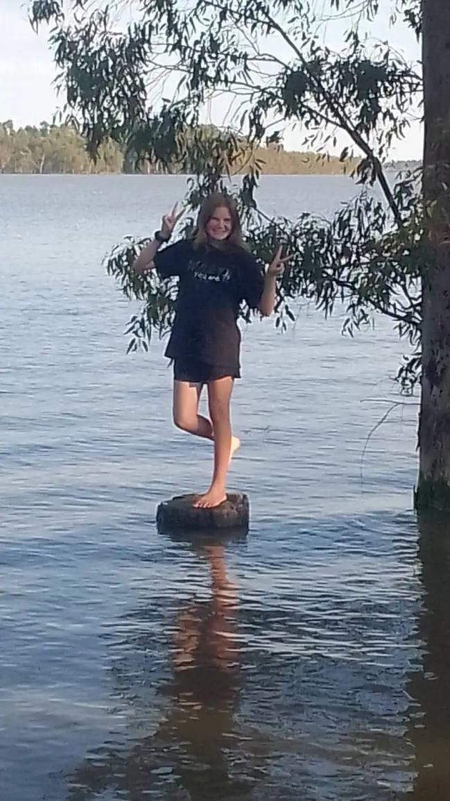 ai character: Nicci background