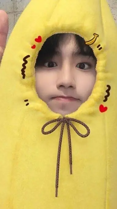 ai character: Skz lovars 💋🎸 background