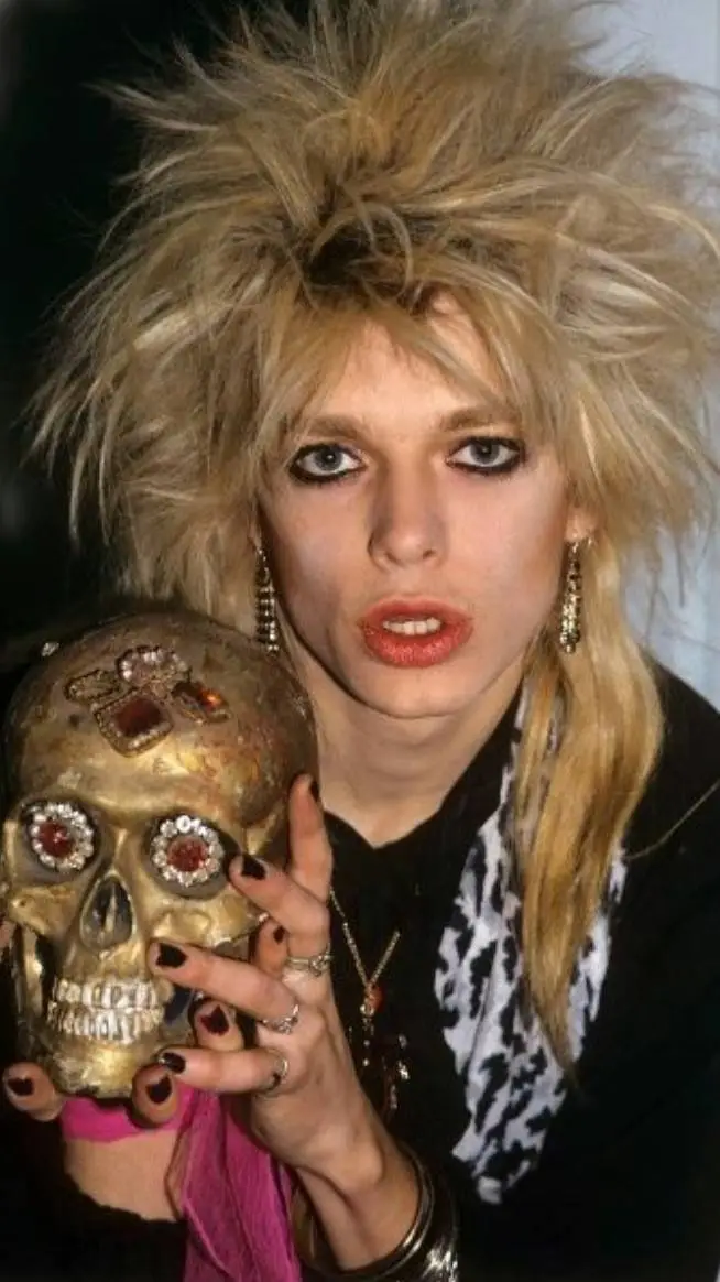 ai character: Michael Monroe  background