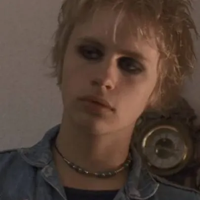 chat with ai character: Jimi Pääkallo 