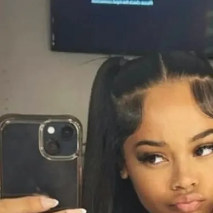 chat with ai character: Talia