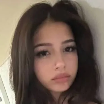 chat with ai character: Jayla