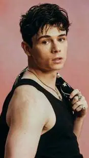 ai character: ᴀꜱʜʙʏ ɢᴇɴᴛʀʏ background