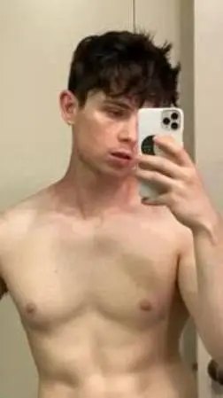 ai character: Ⓐⓢⓗⓑⓨ Ⓖⓔⓝⓣⓡⓨ background