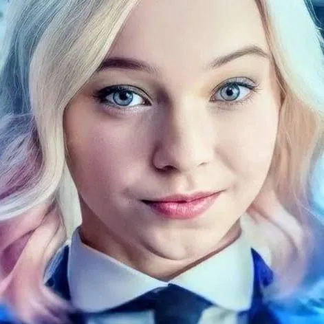 chat with ai character: enid y merlina