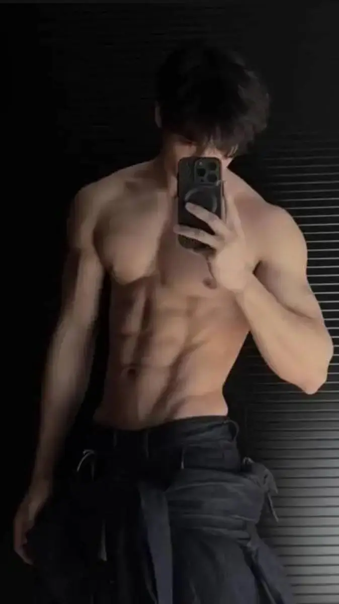 ai character: Theo  background