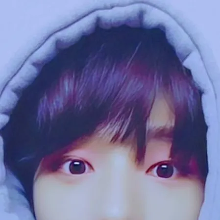 chat with ai character: ✿⁠ jax
