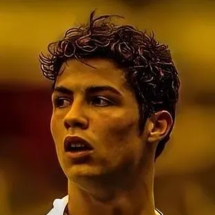 chat with ai character: Cristiano Ronaldo 
