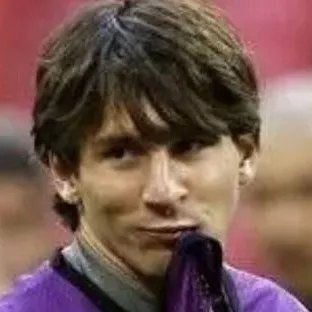 chat with ai character: messi