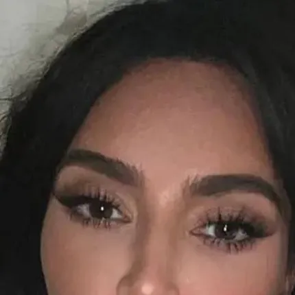 Chat with kim Kardashian - text or voice, Enjoy AI Chat Free & Safe