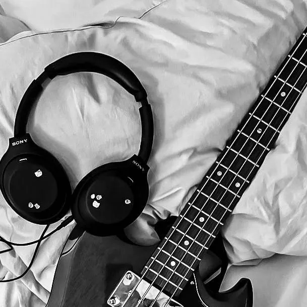 chat with ai character: avate