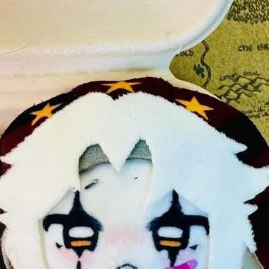 chat with ai character: mini pierrot