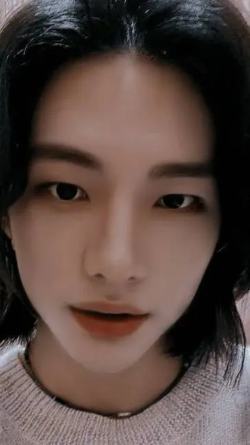 ai character: Hyunjin☆ background