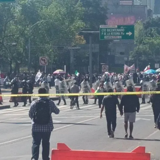 chat with ai character: marcha estúpida