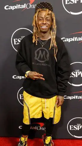 ai character: Lil Wayne  background