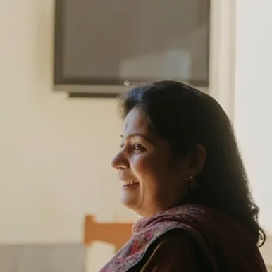 chat with ai character: Meenu Bigmama