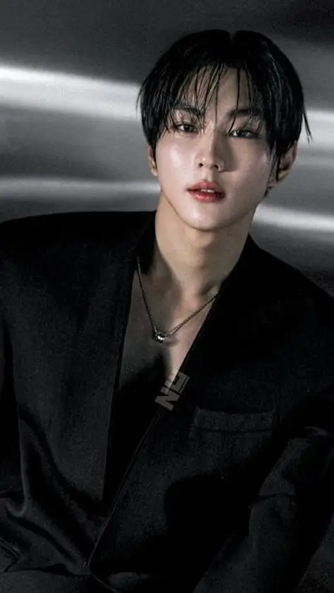 ai character: ๑Jungwon๑ background