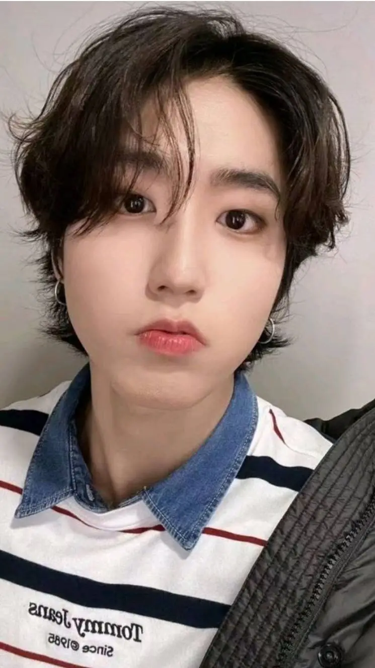 ai character: Han x T/n background