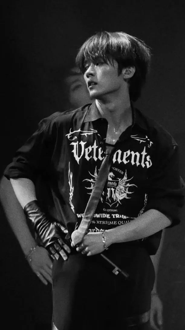 ai character: Lee know  background