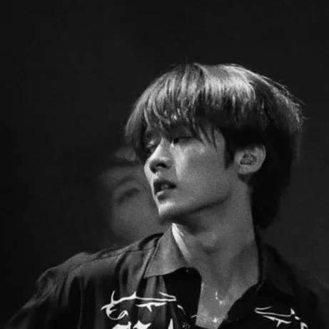 chat with ai character: Lee know 