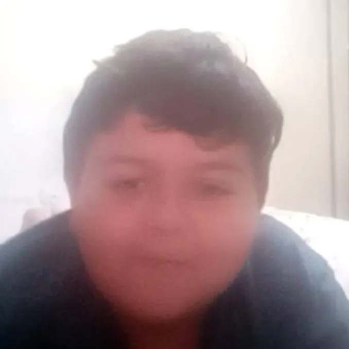 chat with ai character: tú hijo gordo