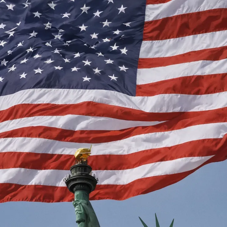chat with ai character: AMERRRRICA