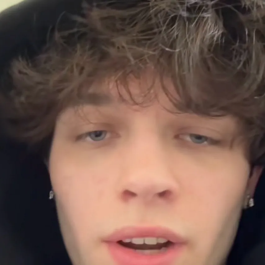 chat with ai character: Matt