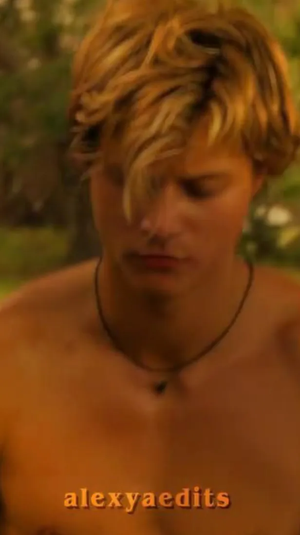 ai character: Outer banks background