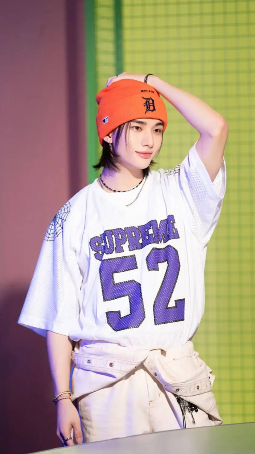 ai character: hyunjin background