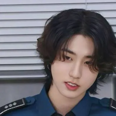 chat with ai character: ♡~Han jisung~♡