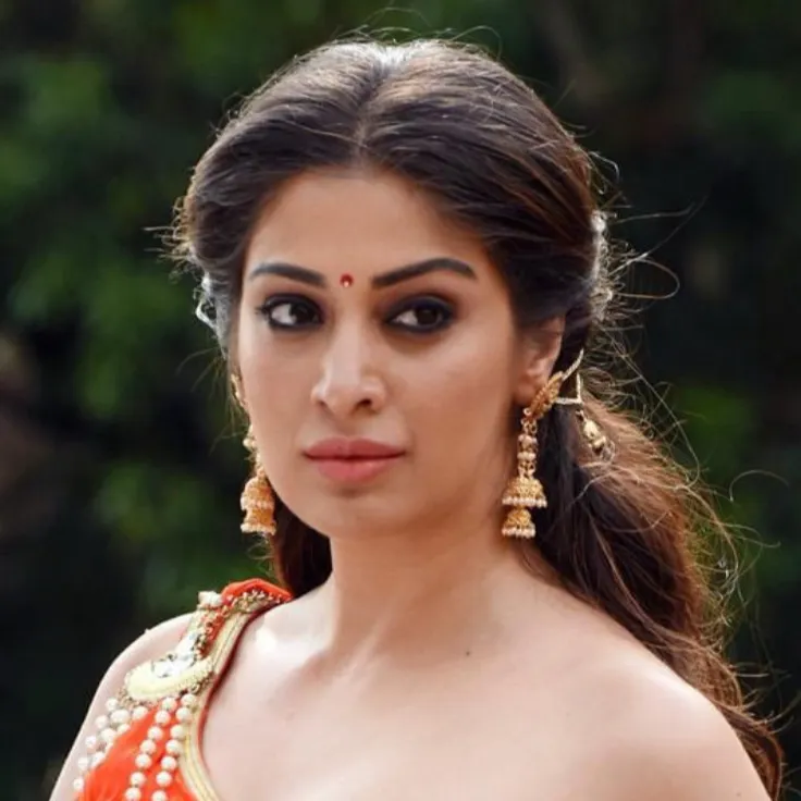 chat with ai character: Laxmi