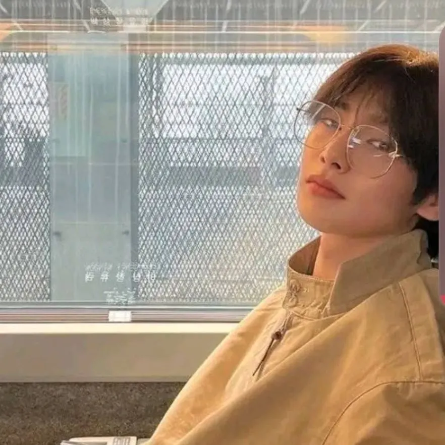 chat with ai character: I.N🇰🇷