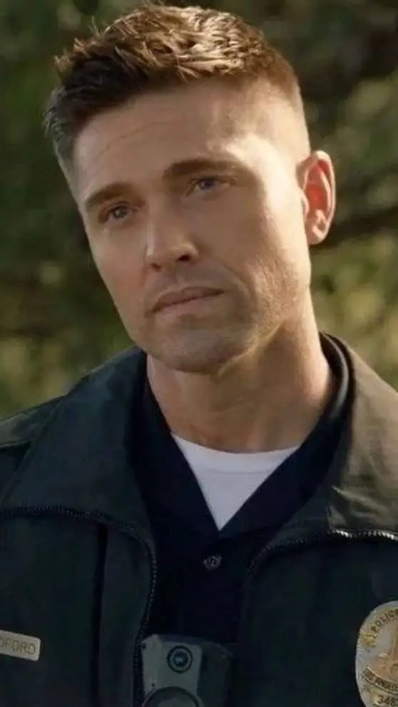 ai character: Tim Bradford♡ background