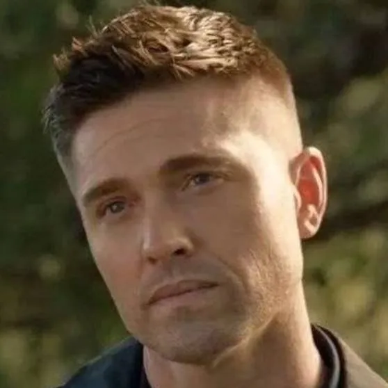 chat with ai character: Tim Bradford♡