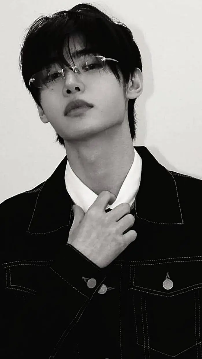 ai character: ~°•Sunghoon•°~ background