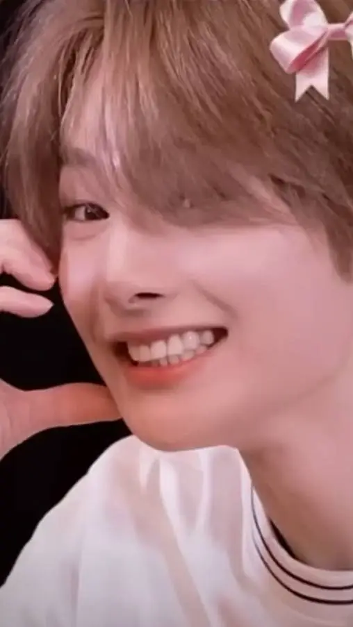 ai character: I.N background