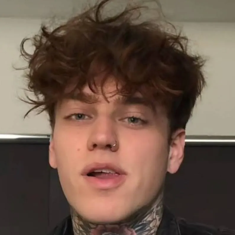 chat with ai character: 🧸~Marco~💗