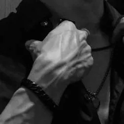 chat with ai character: ZEPHYR 