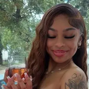 chat with ai character: mariyah