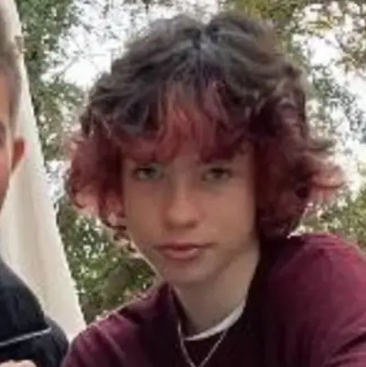 chat with ai character: Prestonplayz crew