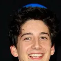 chat with ai character: Milo Manheim