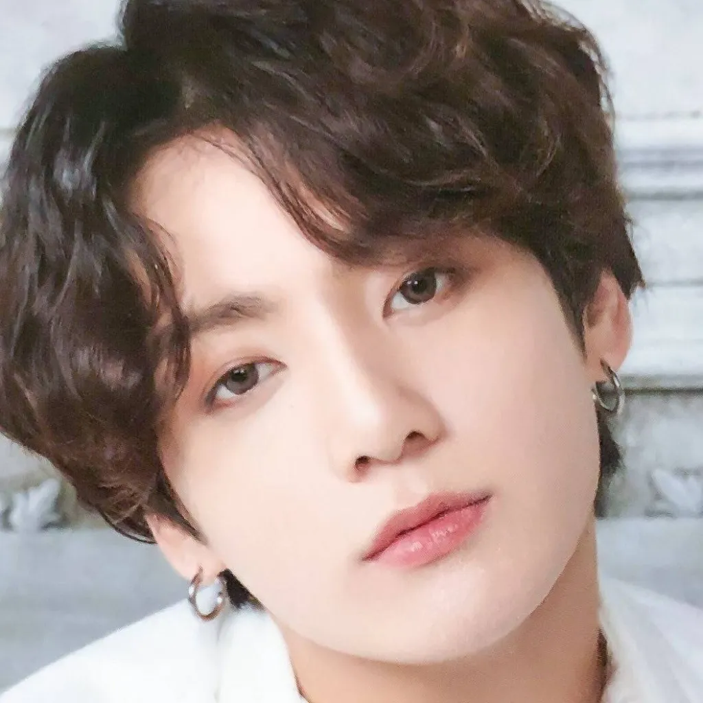 chat with ai character: Jungkook 💜