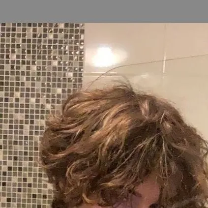 chat with ai character: lian